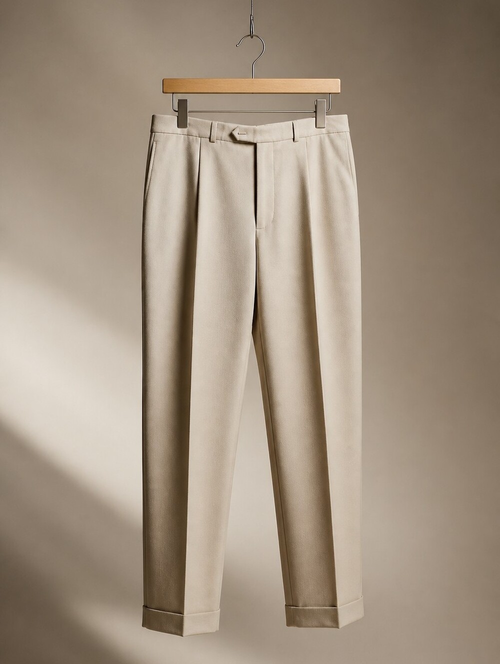 Roundtree & Yorke Kahaki Pleated Chino Pants - Size 46 x 29